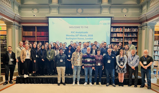 Group photo of speakers, organizers, and attendees at the Analyticode meeting